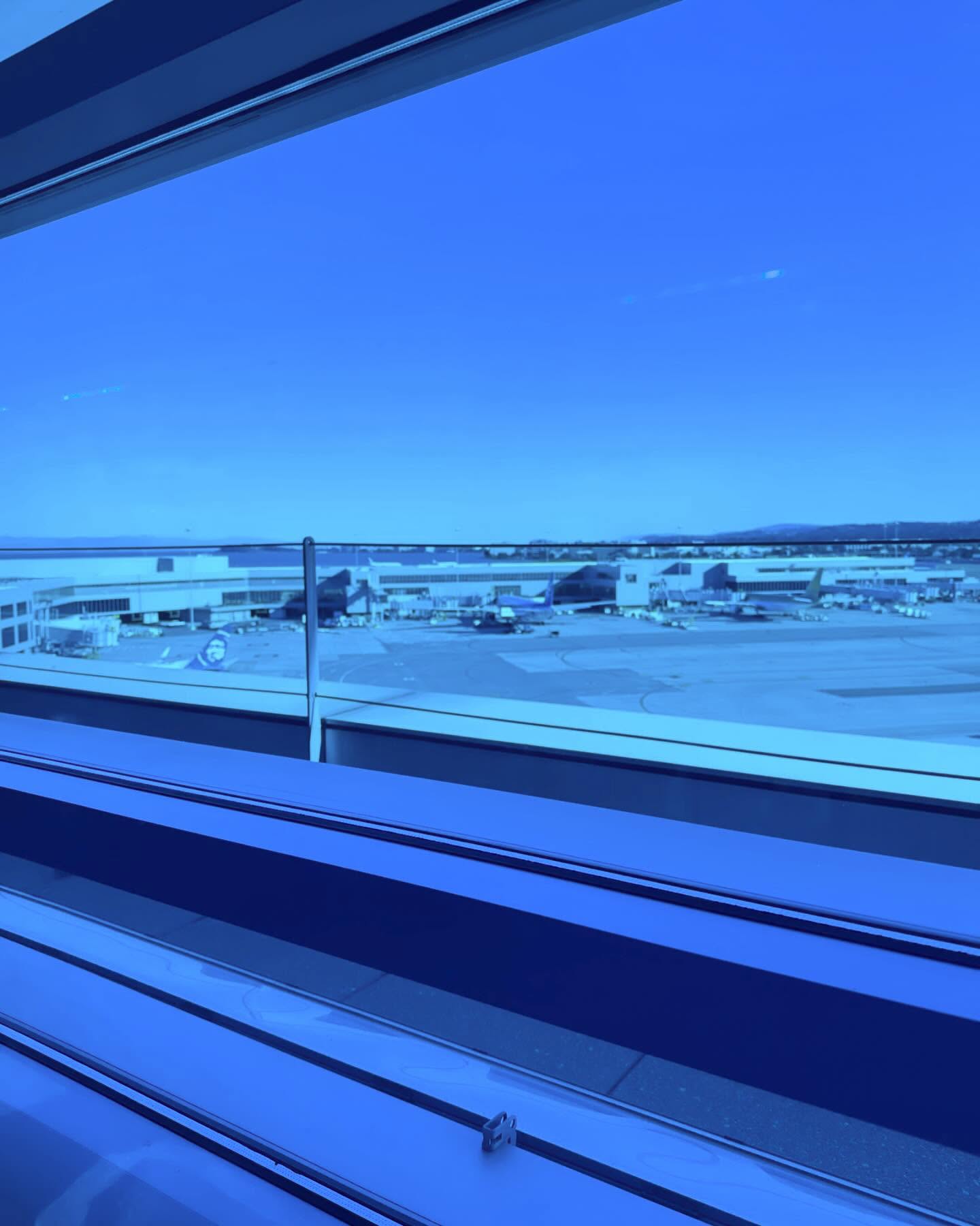 Chilling at my second favourite @virginatlantic Clubhouse whilst waiting for the the VS20 to fly me home - I’ve always liked this lounge at SFO but it can’t quite beat the LHR Clubhouse