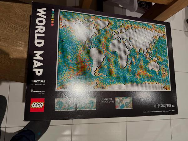 Time to build the World Map - 11695 pieces ;-)